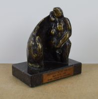sculpture L'attente d'un enfant    personnage  bronze  2ime moiti 20e sicle